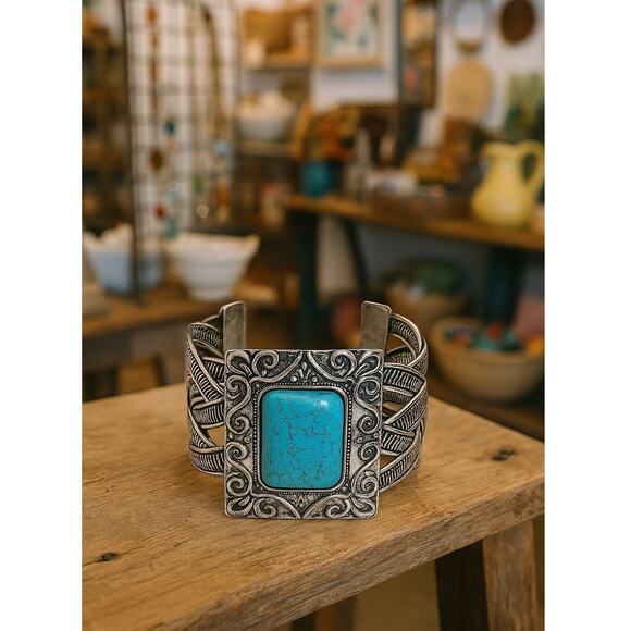 Vintage Tibetan Silver Cuff Bracelet Synthetic Turquoise Stone Boho Artsy Indie - Picture 1 of 6